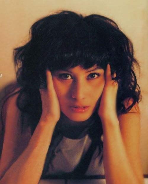 何超儀與老公同遊巴黎「俐落短髮大長腿」卻像小鳥依人 名模夫「黑長髮配墨鏡」氣場強大超登對