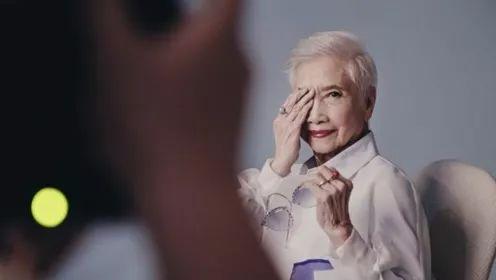 做一生家庭主婦「89歲丈夫離去」轉念：為自己活　「93歲出道當模特兒」爆紅：我想永遠當少女