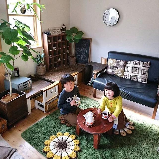 遠離塵囂！小夫妻辭工作「帶兒女返鄉」展開田園生活　孩子跟爺爺下田耕作「家住父母隔壁」徜徉大自然
