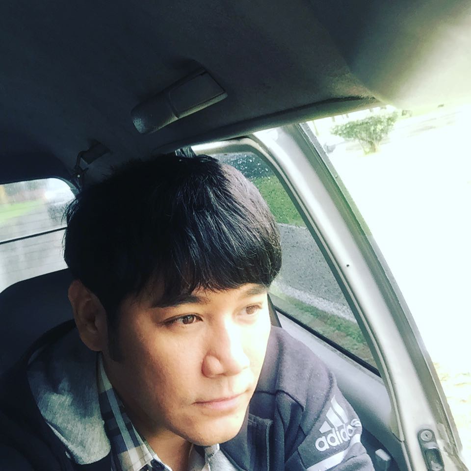 父母離異童年變色！陳熙鋒雙胞胎兄弟「罕談親子心酸」獨立養活自己　嘆親緣淺「父患重症才相聚」：我知道他們愛我