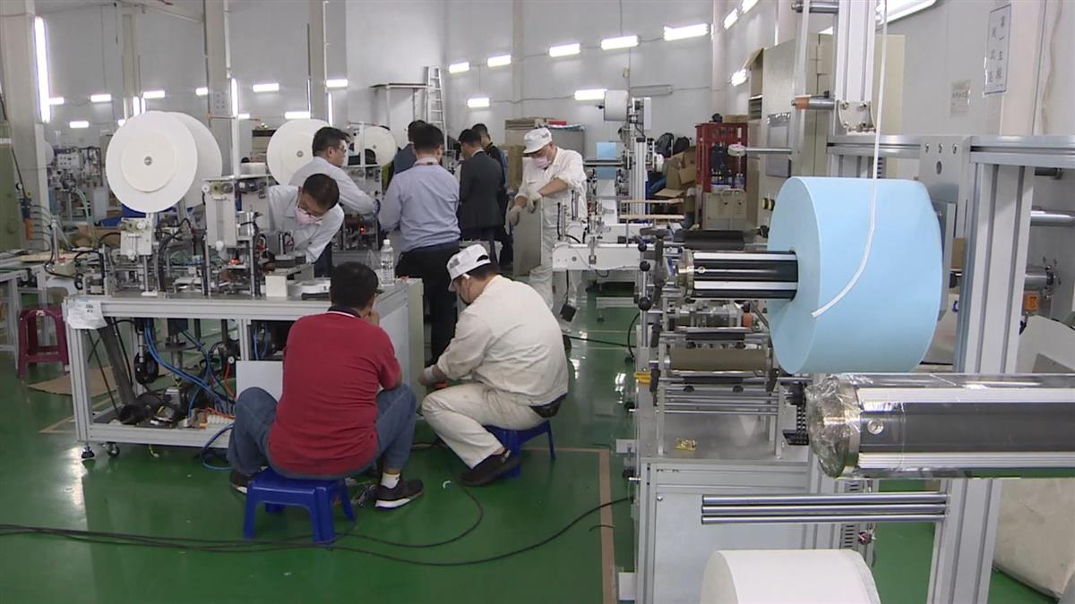 終於完成任務！菁英工程師「1個月組裝60機具」日產千萬片　換算成薪水「百萬跑不掉」公會笑：無償幫忙