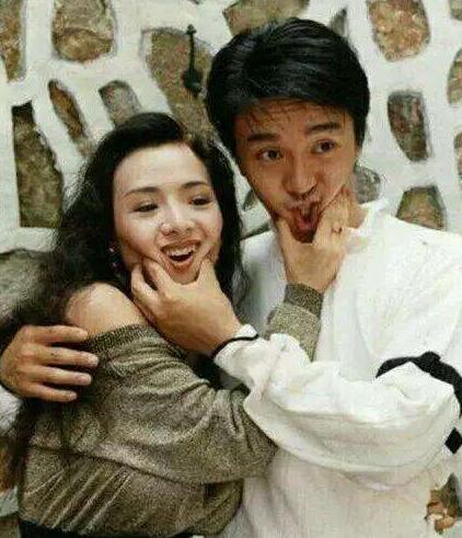 昔亮麗女星為愛隱退「不婚不生26年」恩愛如初 男友因病離去「一頭短髮憔悴現身街頭」53歲至今單身