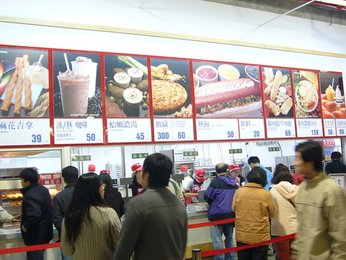 防止群聚感染！好市多「撤掉內用餐飲區」　顧客狂曬「各分店空曠景象」點頭大推：支持防疫升級