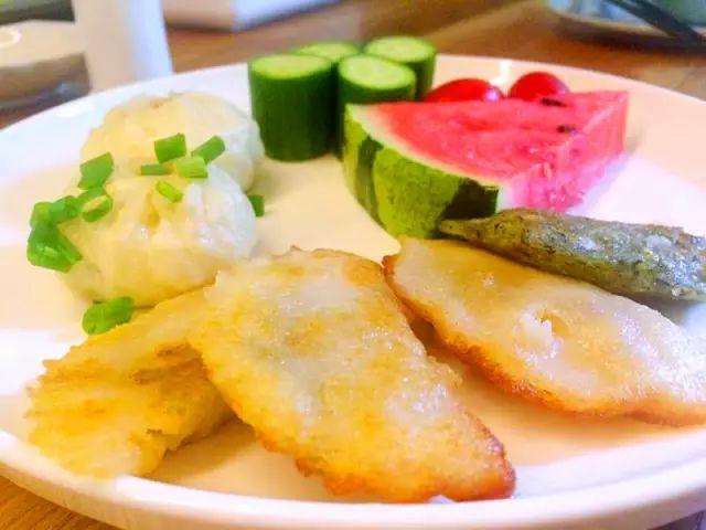 夫妻翻修深山老宅「打造絕美渡假村」房內無電視 青山環繞「聽雨喝茶寫書法」旅客流連忘返