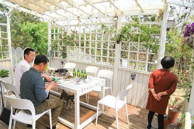 親自蓋農場！他賣都市房「租110畝山頭25年」　不沉迷電子產品「女兒在大自然中成長」近況羨煞全網