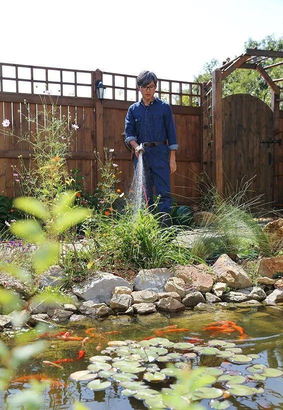 親自蓋農場！他賣都市房「租110畝山頭25年」　不沉迷電子產品「女兒在大自然中成長」近況羨煞全網