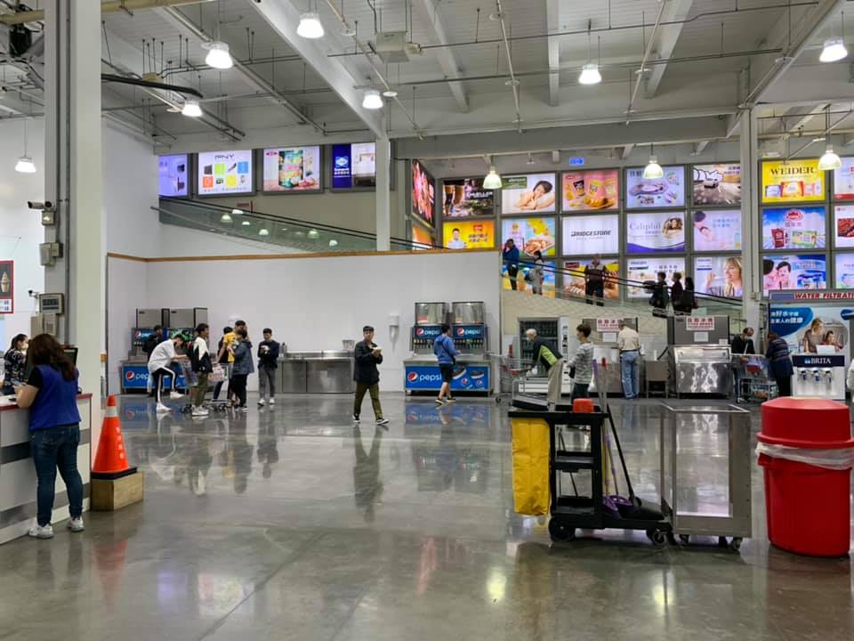 防止群聚感染！好市多「撤掉內用餐飲區」　顧客狂曬「各分店空曠景象」點頭大推：支持防疫升級