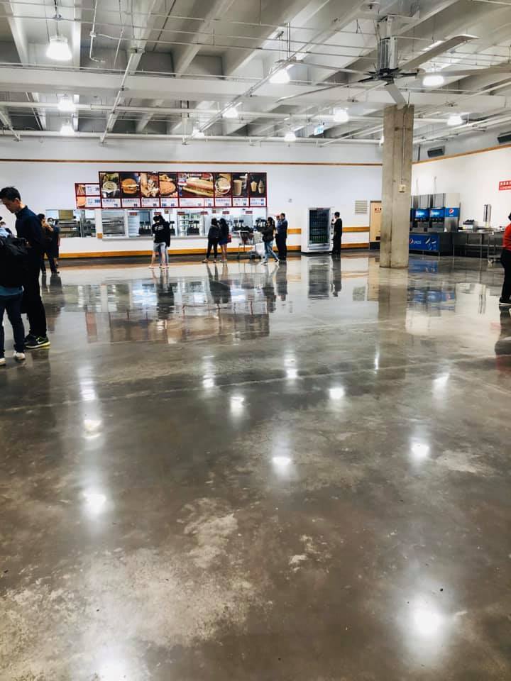 防止群聚感染！好市多「撤掉內用餐飲區」　顧客狂曬「各分店空曠景象」點頭大推：支持防疫升級