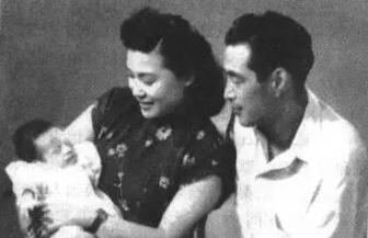 98歲秦怡懸崖上被逼婚「丈夫每天喝完動手」二婚重蹈覆轍 全家病倒「40年送走11親人」只剩親姊相伴