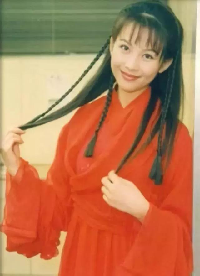 蔡少芬年輕時有多美?滿滿的膠原蛋白,盛世容顏實在令人驚艷