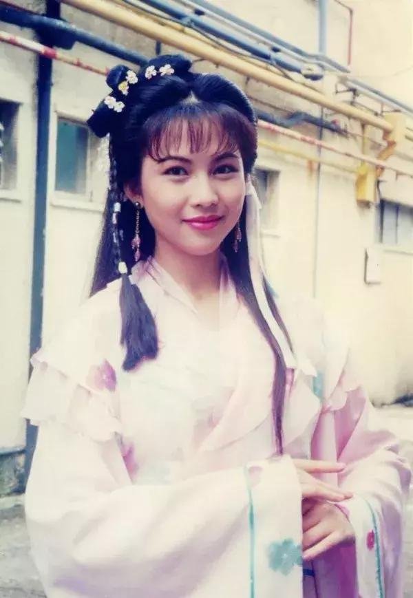 蔡少芬年輕時有多美?滿滿的膠原蛋白,盛世容顏實在令人驚艷