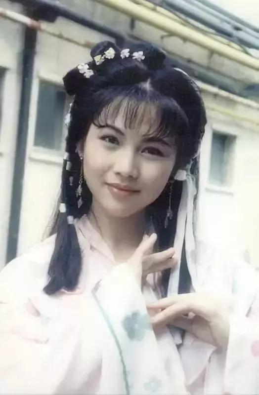 蔡少芬年輕時有多美?滿滿的膠原蛋白,盛世容顏實在令人驚艷