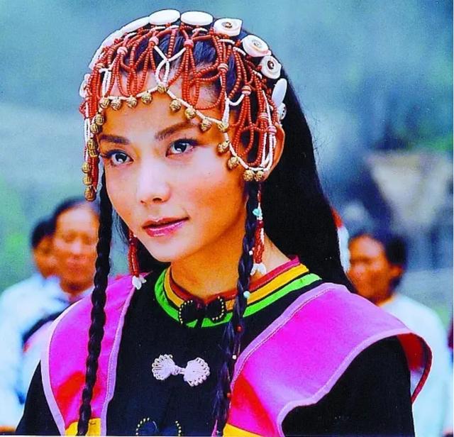 紅顏薄命!《情深深雨濛濛》方瑜年僅33歲「穿婚紗與世告別」 男友到場致哀「一生3段情來不及幸福」