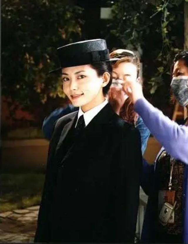 紅顏薄命!《情深深雨濛濛》方瑜年僅33歲「穿婚紗與世告別」 男友到場致哀「一生3段情來不及幸福」