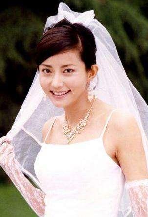 紅顏薄命!《情深深雨濛濛》方瑜年僅33歲「穿婚紗與世告別」 男友到場致哀「一生3段情來不及幸福」