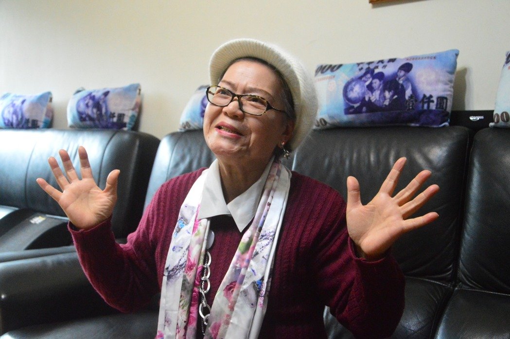 苦盡甘來！70歲老婦痛失丈夫「又患重症」孝子剃頭相伴　挺母開心玩「不必留遺產」賣2千萬房環遊世界