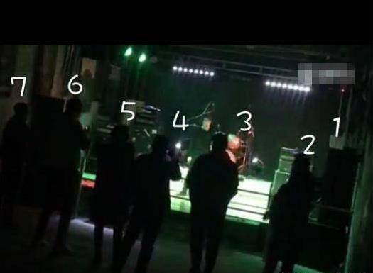 史上最慘演唱會!8萬人場地「只來了20人」還包括掃地阿姨 尷尬到用「黑布」遮擋空位