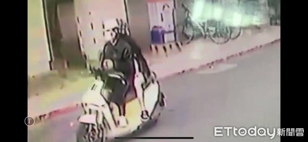 【快訊】歹徒抓到了！蔡阿嘎「遭黑衣男攻擊」孕妻也遭殃　畫面曝光「還有共犯埋伏」：是預謀