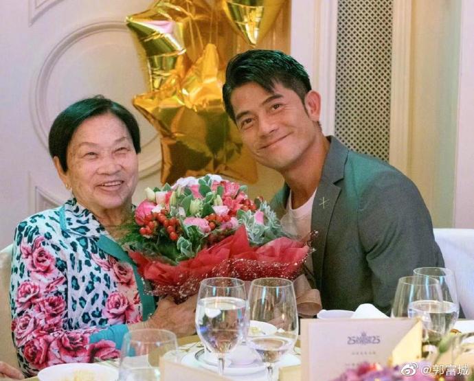 再不捨也得放手！郭富城告別式後「發文悼念母親」無法接受事實　「忍痛處理身後事」願她安心離去