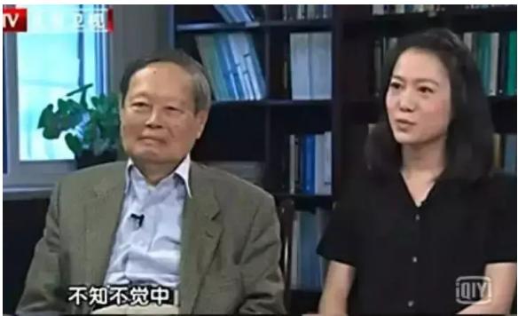 「年齡差54歲」的最強爺孫戀!翁帆結婚15年為何不生孩子,楊振寧「10字回應」,網友:是愛情的樣子