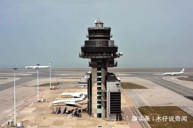 女孩飛機上睡著，醒來發現在8100m高空，92人航班「只有她一人存活」：讓人匪夷所思