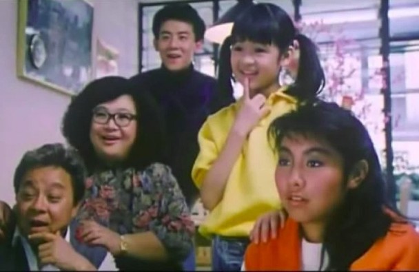 賀歲片《富貴逼人》驃叔嬸病逝「三女兒近況」曝光 招弟「小童星變學霸」樂享低調人生