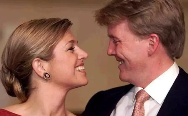 為娶平民女孩,他甘願放棄王位,結婚18年生3公主,仍把她寵上天