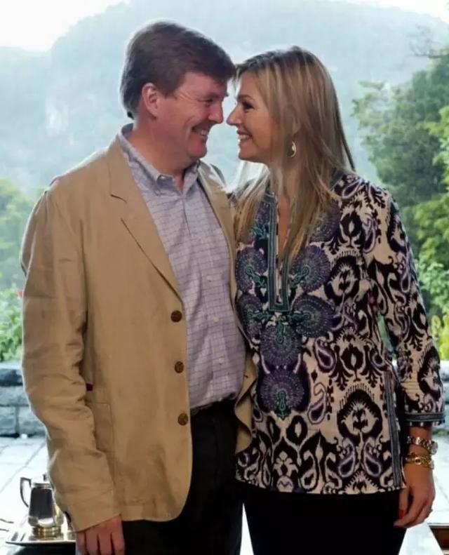 王子為娶平民女孩願放棄王位!夫妻節儉樸實「從全國反對到萬人擁戴」 結婚18年生3公主依舊甜蜜