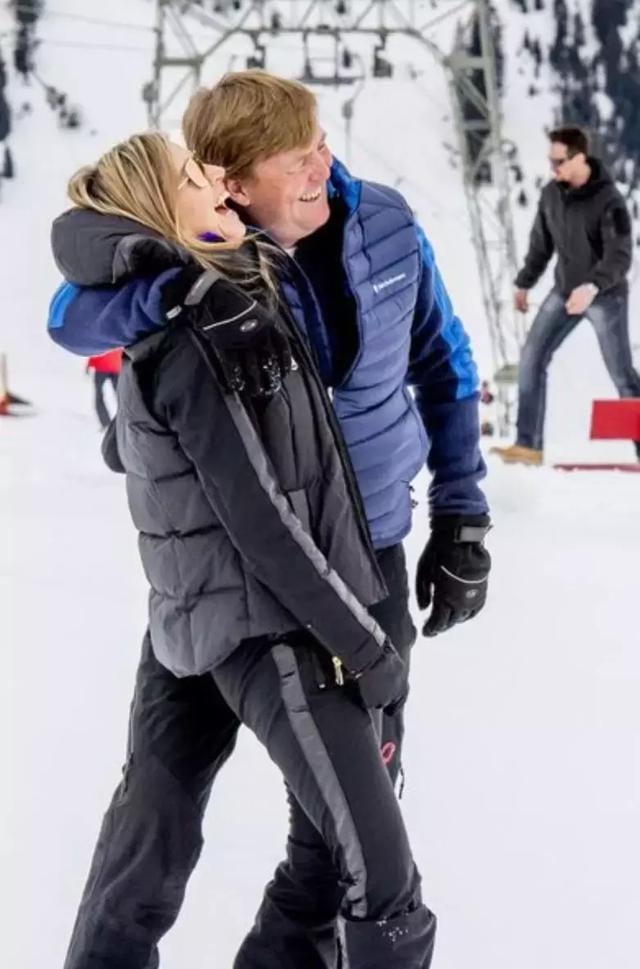 王子為娶平民女孩願放棄王位!夫妻節儉樸實「從全國反對到萬人擁戴」 結婚18年生3公主依舊甜蜜