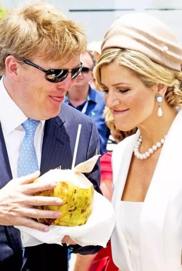 王子為娶平民女孩願放棄王位!夫妻節儉樸實「從全國反對到萬人擁戴」 結婚18年生3公主依舊甜蜜