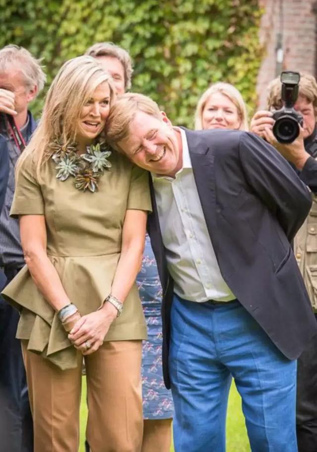 王子為娶平民女孩願放棄王位!夫妻節儉樸實「從全國反對到萬人擁戴」 結婚18年生3公主依舊甜蜜