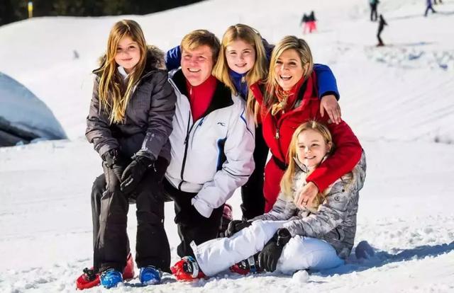 王子為娶平民女孩願放棄王位!夫妻節儉樸實「從全國反對到萬人擁戴」 結婚18年生3公主依舊甜蜜