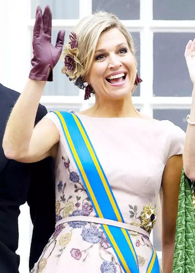 王子為娶平民女孩願放棄王位!夫妻節儉樸實「從全國反對到萬人擁戴」 結婚18年生3公主依舊甜蜜