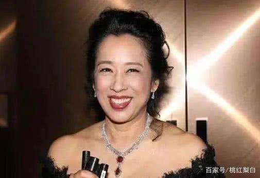 甩30億前夫！20歲豪門嫁「連生三子」47歲離婚　50歲「再嫁200億富豪」：人生贏家
