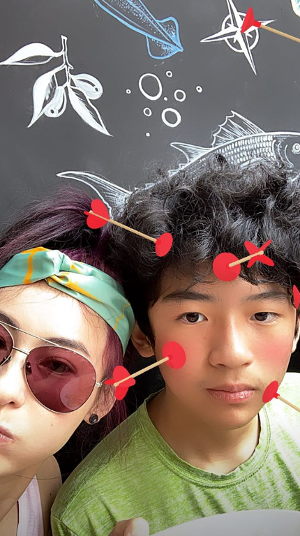 張柏芝甜曬「兩兒嬉鬧影片」和孩子打成一片　年紀漸長「母子情深依舊」：謝謝把媽媽當朋友