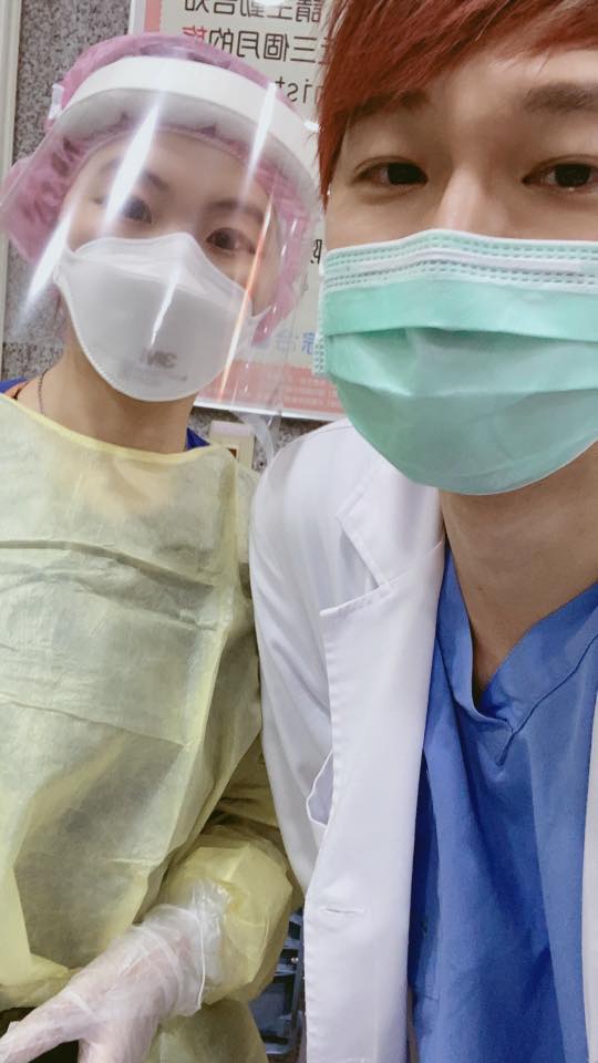 醫護人員「急診忙到深夜」光顧小吃攤！暖心老闆「便當裡加料再送驚喜」醫心頭一暖：滿滿的感動！ 