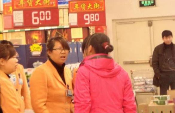 4歲女兒想吃櫻桃！媽媽「只買1顆」被售貨員嘲諷　  寶媽一番回懟「卻讓路人心生敬佩」紛紛竪起大拇指