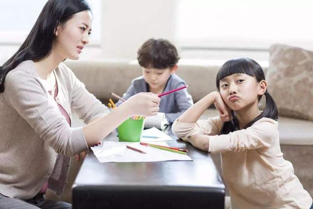 4歲女兒想吃櫻桃！媽媽「只買1顆」被售貨員嘲諷　  寶媽一番回懟「卻讓路人心生敬佩」紛紛竪起大拇指