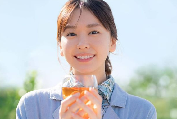 美到學長全戀愛！清新正妹「被封成大新垣結衣」 初戀系臉蛋美翻「往下完美曲線」被讚爆：逆天神腿
