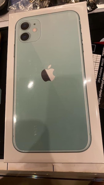 飲料店打工7天！老闆突然「送她全新iPhone」當生日禮物　女大生疑惑「為何對我這麼好」網回應嚇秒辭職