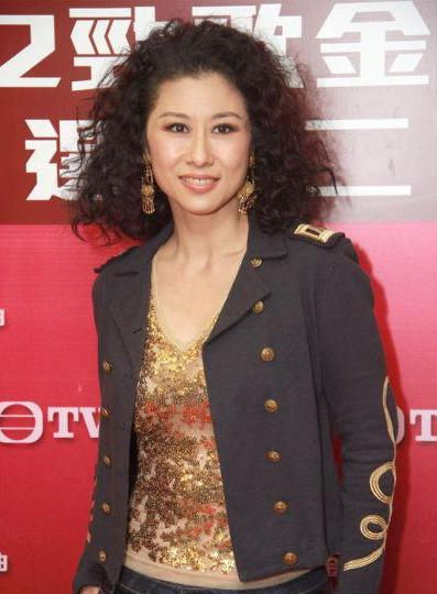 59歲葉倩文自認「根本沒比王菲紅」不在乎名利　此生「嫁給自己偶像」活得瀟灑就夠了！