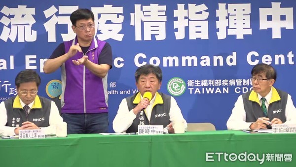 BBC記者用英文提問！神級手譯員「1秒比手語」被讚爆 起底超狂背景「一翻過去片段」連心經都難不倒
