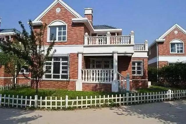 14位老人租兩棟別墅抱團養老，過起同吃同住的生活