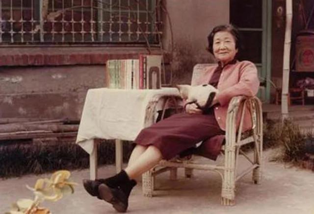 時代悲歌！才女奉命成婚「24年不同寢」丈夫抑鬱而終　先生走後「甘願守寡38年」為證明女人不需依附男人