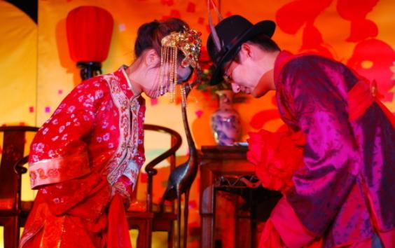 聘金突然變欠條！婆家下馬威「不按月支付就離婚」　女子下秒出招「婆家人財兩失」