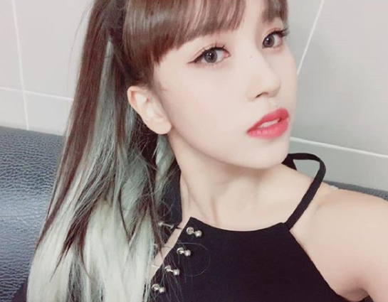 櫻花妹仿妝「TWICE超美成員」相似度百分百！連嘴型都神複製「下秒露出素顏」眾人看呆：根本易容術