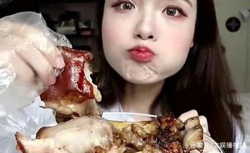 網紅吃播有多「假」？火鍋底料是蛋糕，辣椒油是飲料   最扯的是人：傻傻分不清