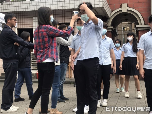 學生中標停課！侯友宜「禁止師生出國」6縣市跟進　網大讚「市長太霸氣了」律師搖頭：憑什麼？