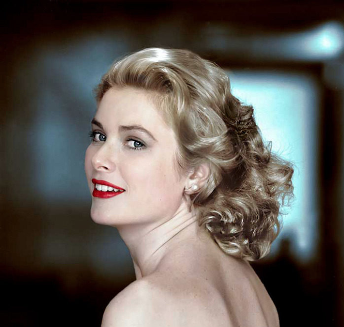 回到輝煌年代！藝術家把「好萊塢黃金年代明星」黑白照變彩色　奧黛麗赫本「對鏡頭露最迷人笑容」美翻