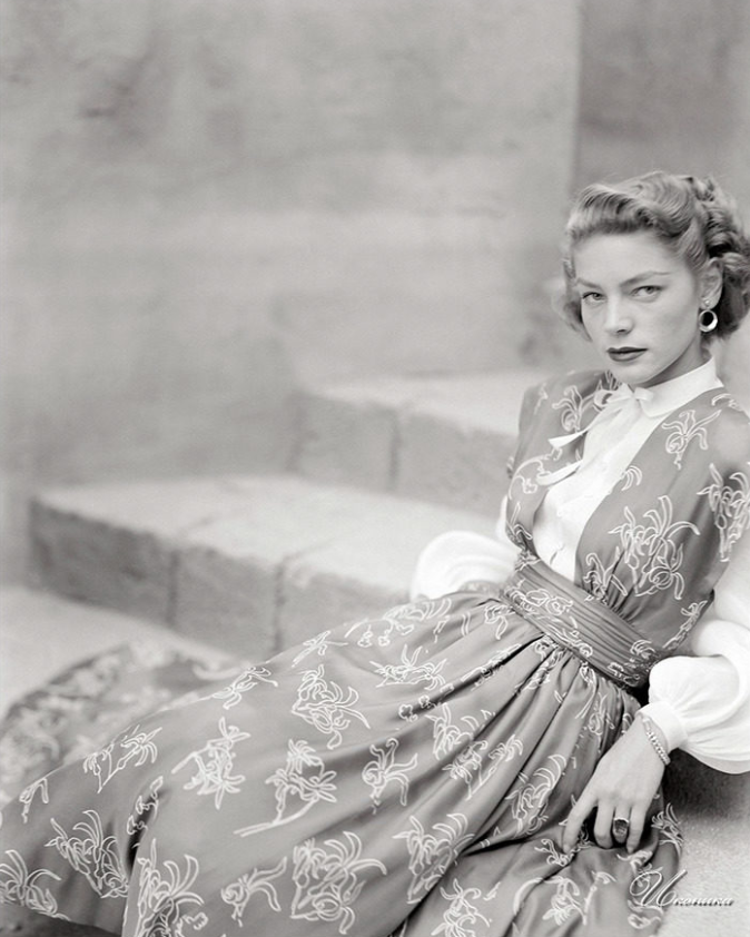 回到輝煌年代！藝術家把「好萊塢黃金年代明星」黑白照變彩色　奧黛麗赫本「對鏡頭露最迷人笑容」美翻